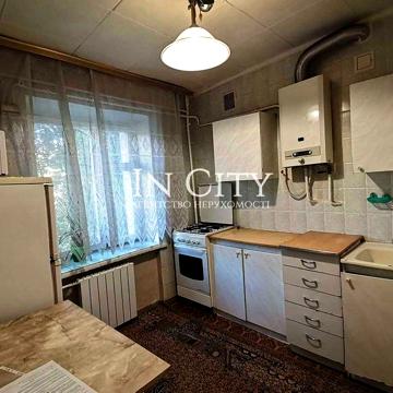 Продаж 1-кімнатної квартири в Оболонському районі вул.Макіївська 4.
