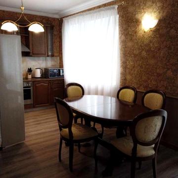 Продам чудову квартиру на проспекті Івасюка 12Г