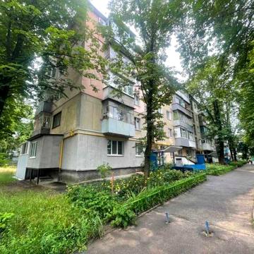 2к. квартира, на Алмазному по вигідній ціні , під ремонт