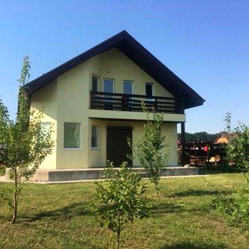 Дім з гаражем та гостьовим будинком 155 кв 4 кім 7 соток