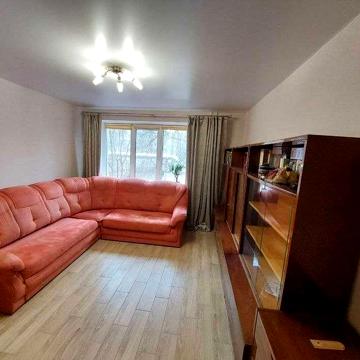 Продам 2х ком.кв. на 12 квартале.вул.Квартальна(Гладкова)23