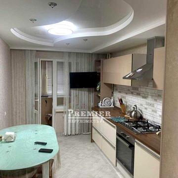 Продам 3 комнатную квартиру з ремонтом