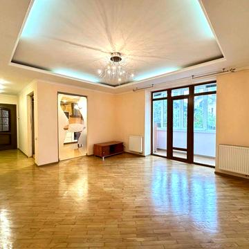 Велика 3к. квартира 99 м2 у ЦЕНТРІ з ремонтом та меблями