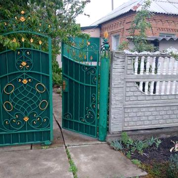 Продам будинок зі зручностями