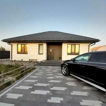 Будинок з ремонтом 92 кв.м., три кімнати, ділянка 6,5 соток, тераса