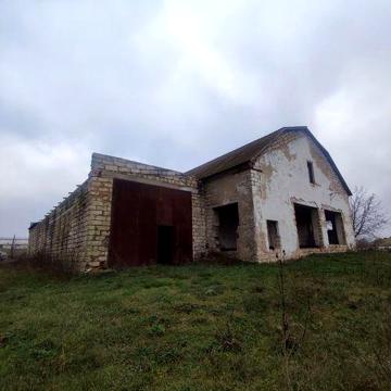 Продається не жила будівля