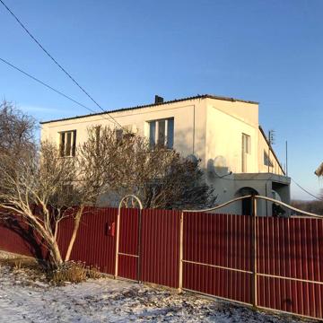 Продам свой дом. Утеплен, теплый. Газ; дрова