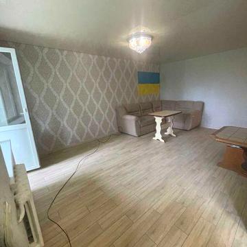 Продається  1-кімнатна квартира-студія в районі 44 кварталу,.Ремонт.