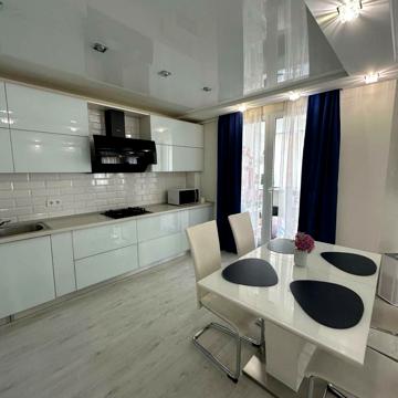 Миру вул., 41