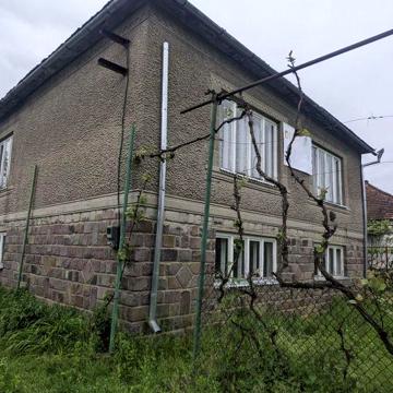 Продається великий будинок