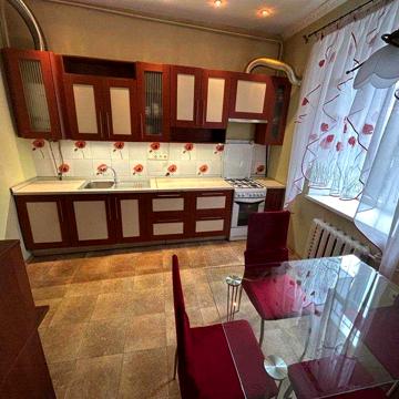 М."Контрактова площа". Оренда квартири з ремонтом. Межигірська 22