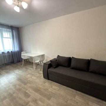 У продажу 2к квартира на вул.криворізька 22б