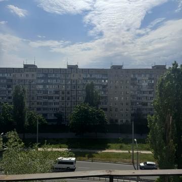 Героїв просп., 21