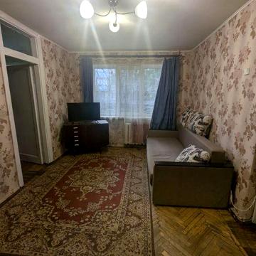 Метро Дворец Срорта.3 двохспальных места.