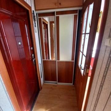 Без комиссии! Продам 1 к гостинку с кухней и с/у ,метро Заводская
