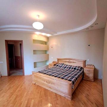 Здається чудова 3 кімната квартира на Келецькі.