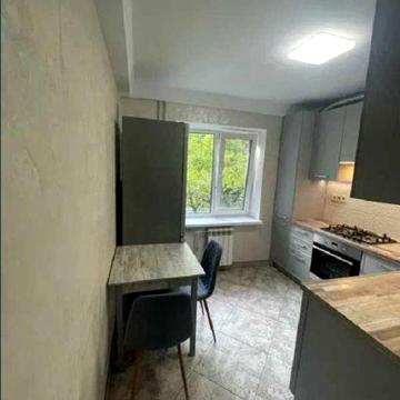 Продається 2к кв. на Берестейський просп., м. Політехнічний інст. 2хв.