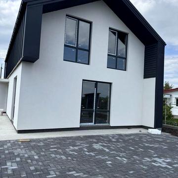 Продаж сучасного будинку