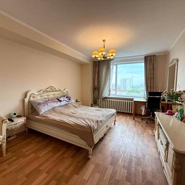 Володимира Вернадського вул. (Дзержинського), 1