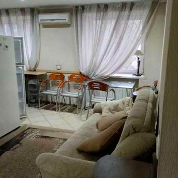 Аерокосмічний просп. (Гагаріна), 72