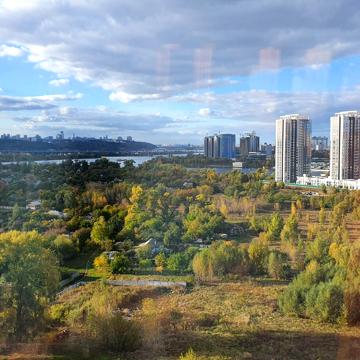 Дніпровська набережна вул., 20-Б