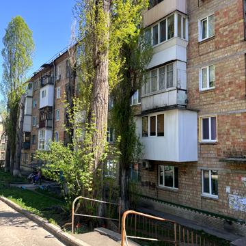 Межова вул., 12