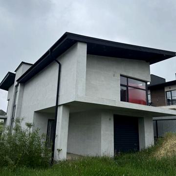 Продаж 4к Дім Воїнів УПА вулиця