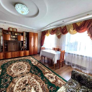 Продаж двокімнатної квартири по вул Асмолова площею 120 кв.м