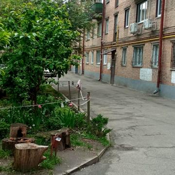 Михайла Стельмаха вул., 12