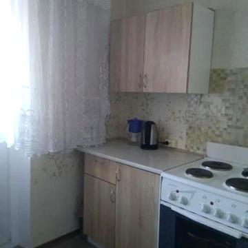 Райдужна вул., 33