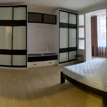 Панаса Мирного вул., 40