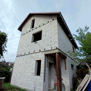 Продаж частини будинку 120м.кв. з комунікаціями пр. Київський