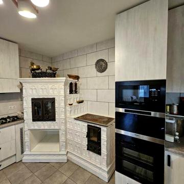 Продам напівособняк 146000 дол, центр