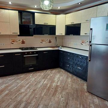 Продам трьохкімнатну квартиру з меблями та технікою ЖК Львівський маєток