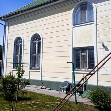 Гарний, великий будинок в центрі міста