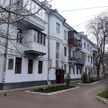 Трехкомнатная квартира в Центре со своими гаражами и отдельным входом ЖК осбб