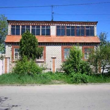2-поверх.   будинок  на  дві  половини,      2-пов.  гараж  р-н  ж.д.