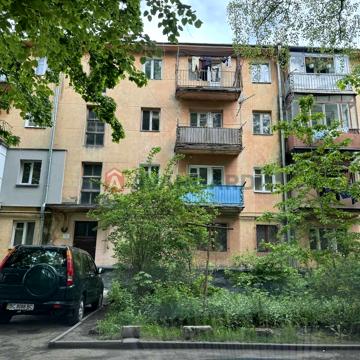 Дністерська, 4