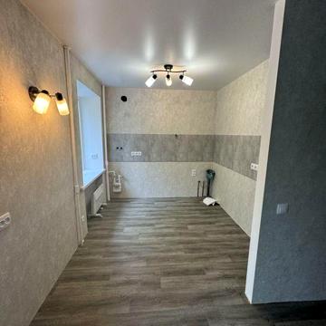 Продам 2 комнатную квартиру в центре