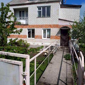 Продам двоповерховий будинок