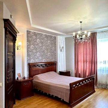 Продаж 4 кім. квартири з меблями та технікою