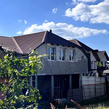 Продам частину житлового будинку в м. Луцьк, вул. Рівненська