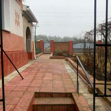 (8) Продається будинок з ділянкою  вм. Липовець 1200