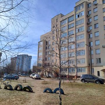 Героїв Крут вул. (Черепіна), 42/1