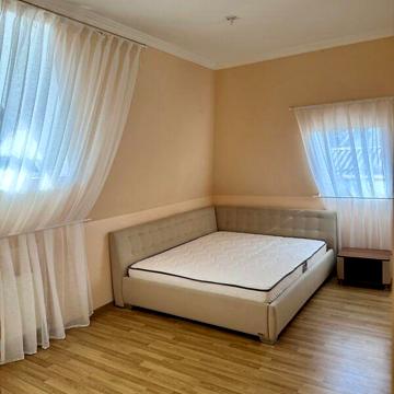 Довгострокова оренда 5к Дім Звязківців вулиця