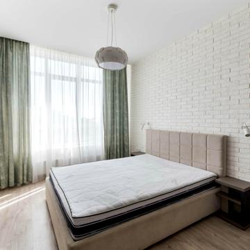 Джона Маккейна вул. (Івана Кудрі), 7