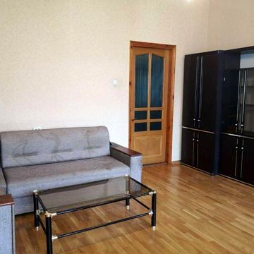 Вул. Євгена Чикаленка ( Пушкінська ),31-в, охайна 2 к.кв., 80 кв.м