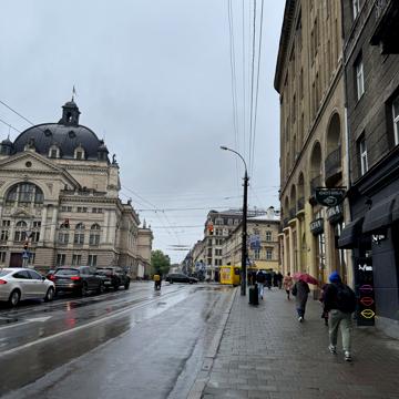 Вʼячеслава Чорновола просп. (), 1