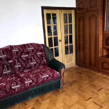 Суботівська вул., 10