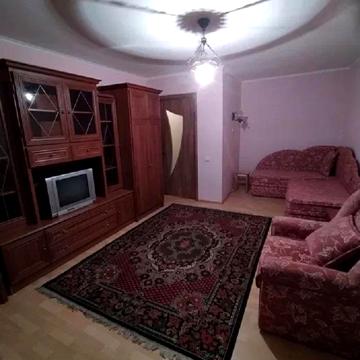 Повітряна вул., 10